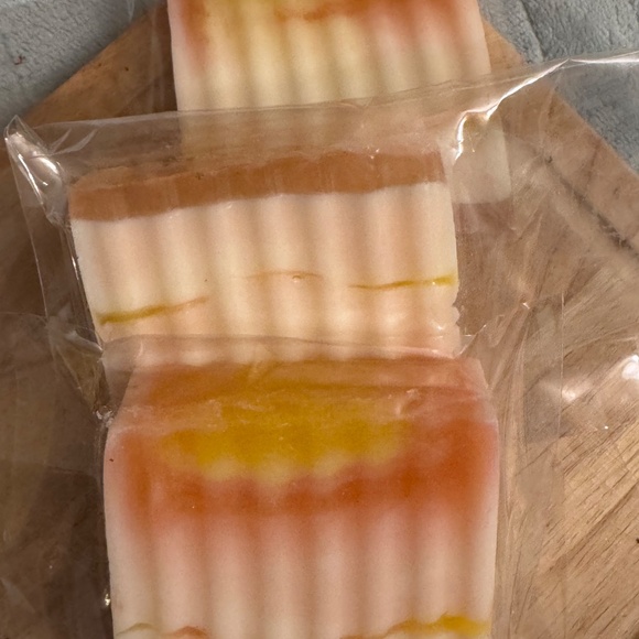 SOAP BOX $20 for 5 LBS of PREMIUM SOAPS W/CLAYS, ESSENTIAL OILS, NATURAL INGRED. - Picture 7 of 17